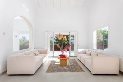 Santa Ponsa, exclusive Mediterranean villa with well-kept garden in the heart of Nova Santa Ponsa — photo 1