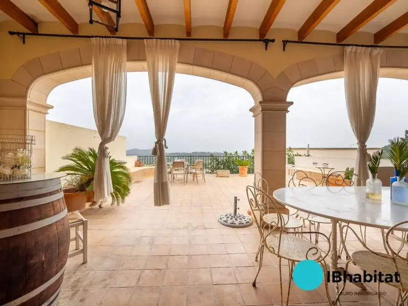Impressive house with views and pool — photo 1