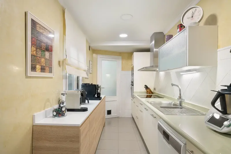 Well-distributed apartment in Palma de Mallorca, Plaza de Toros, on a 2nd floor without elevator, with 100 m² usable distributed in 3 be — photo 6