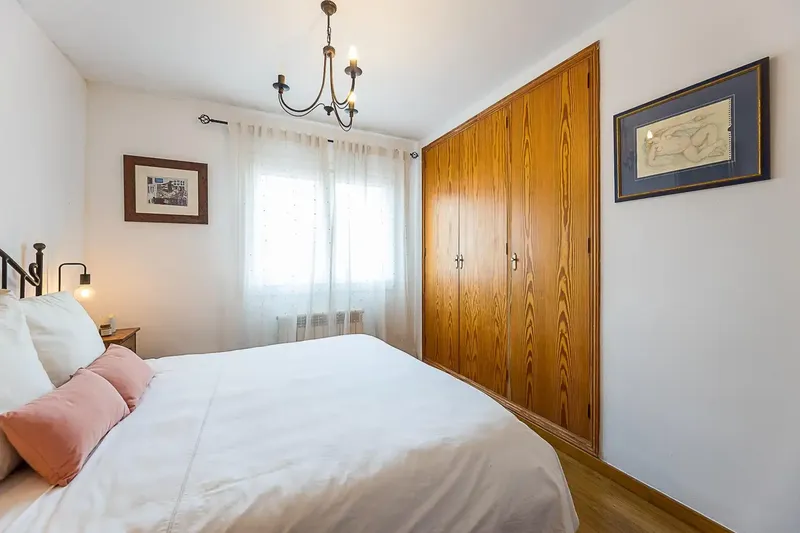 We present this magnificent townhouse located in the quiet and sought-after neighborhood of Secar de la Real, an ideal location for those who — photo 11
