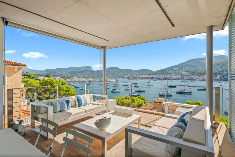 Modern Penthouse with Private Pool by the Sea — photo 1