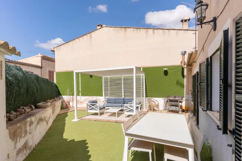Costitx. Spacious village house with patio, garage and terrace — photo 5