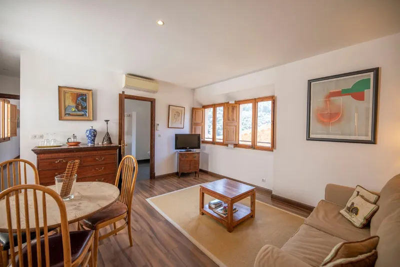 Stylish apartment in Moorish townhouse in the centre of Fornalutx for long-term rent — photo 5