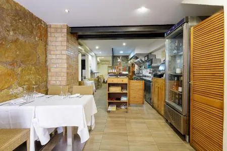 Business - Binissalem (Centro), Built Surface 161m², 1 Room, 3 Bathrooms — photo 5