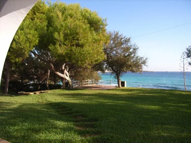 Magnificent property built in the fifties, first sea line — photo 3