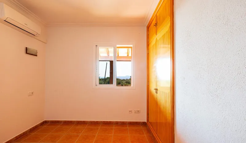 Country House with Land for Sale in Campos, Mallorca — photo 10