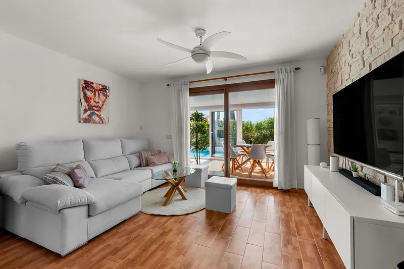 Sunny villa residence with private pool, sea views, roof terrace and tourist license in Cala Murada — photo 8