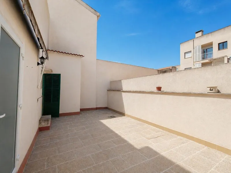 Potential 1st floor of 221m2 in Inca with terraces and private garage. — photo 10