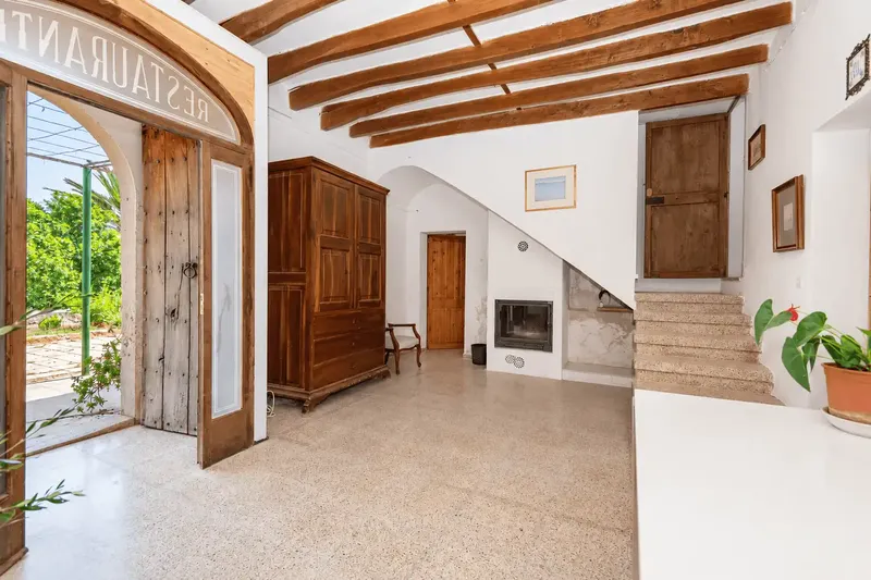 This exceptional historic estate (alquería) near Porreres offers, on a plot of approximately 68,920 m², a rare combination — photo 5