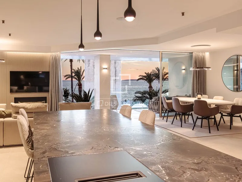 212m² apartment with 10m² terrace for sale in Palma de Mallorca — photo 3
