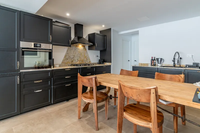 Price Reduction! Spacious Renovated Two-Bed Apartment in Blanquerna with Lift and Outside Space — photo 3