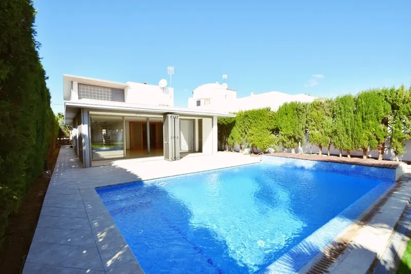Modern house near the sea in Sa Rapita — photo 1