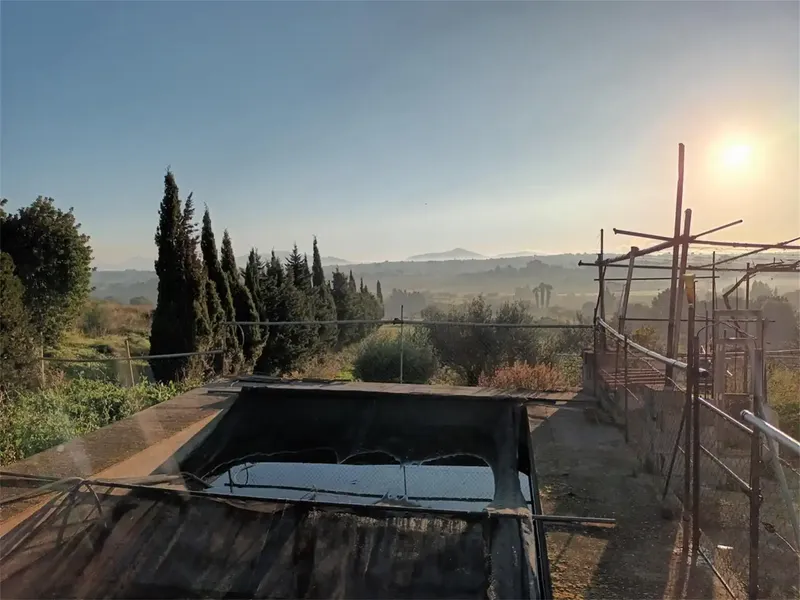 It is in a privileged location, has truly spectacular views and there is land to work the field. — photo 6