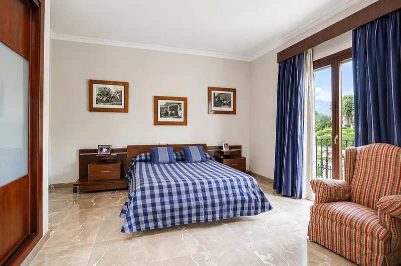 Exclusive classic villa on the first sea line in Son Veri Nou — photo 10