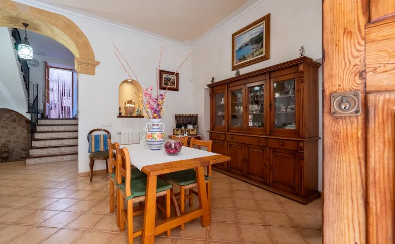 Townhouse with terrace and patio in Sóller — photo 3