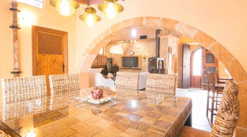 Charming village house with pool and holiday rental licence — photo 1