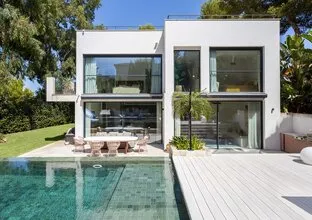 Modernised villa with pool and roof terrace — photo 1