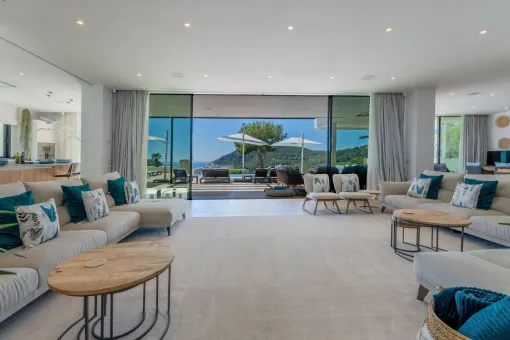 Puerto Andratx, Unique Villa Consisting of a Main House and 2 Guest Houses with Stunning Views in Port Andratx — photo 6