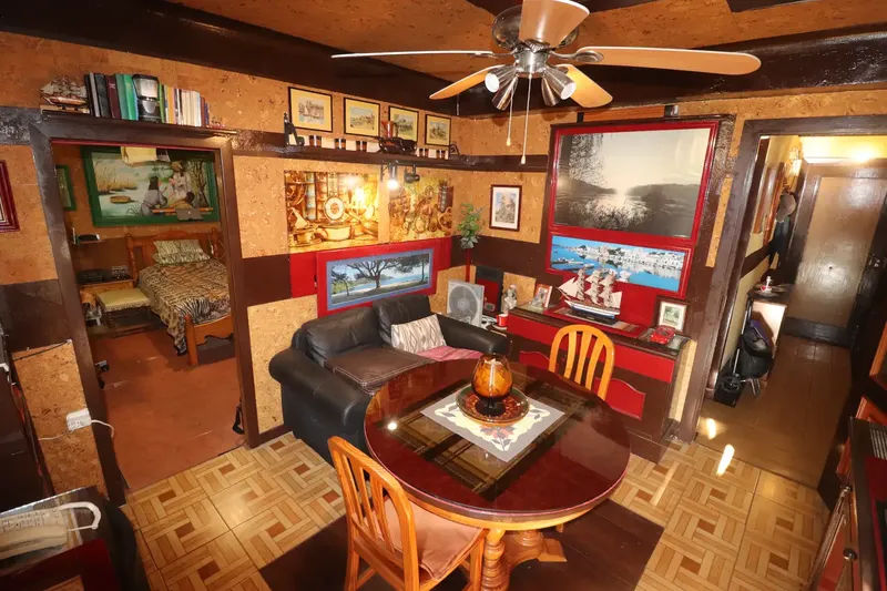 We present this property, on the fourth floor WITHOUT ELEVATOR in the outskirts of Son Gotleu, with approximately 55 m². — photo 2
