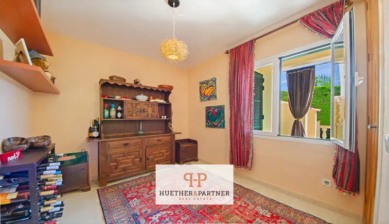 Casa unifamiliar en Cales de Mallorca con piscina, 2 dormitorios y 2 baños: una vivienda con mucho encanto que ofrece gran privacidad, ampli — photo 8