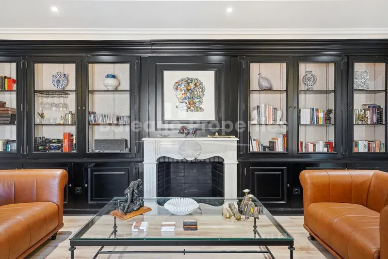 Elegant 4-bedroom luxury apartment for sale in Palma Old Town, Mallorca — photo 2