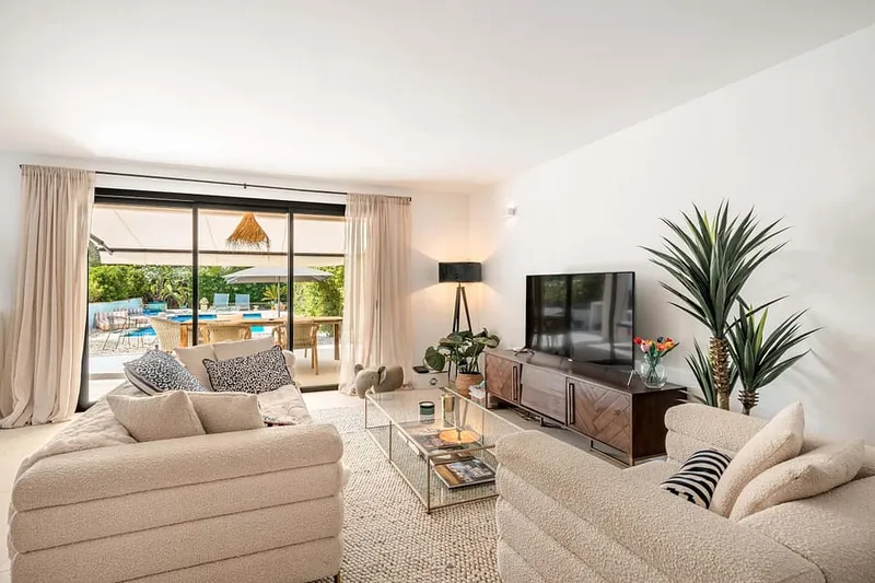 Exclusive Refurbished Townhouse with Private Pool Just Moments from Puerto Pollensa Beach — photo 10