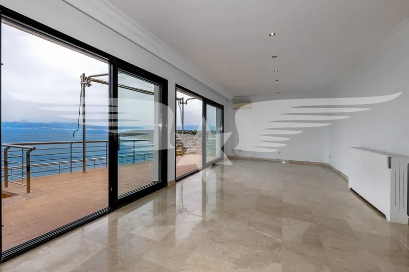 Badia Blava frontline villa in Mediterranean harmony — photo 3
