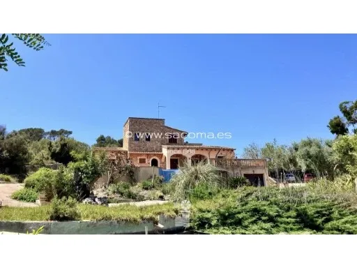 Impressive finca with pool for renovation, 5 bedrooms — photo 1