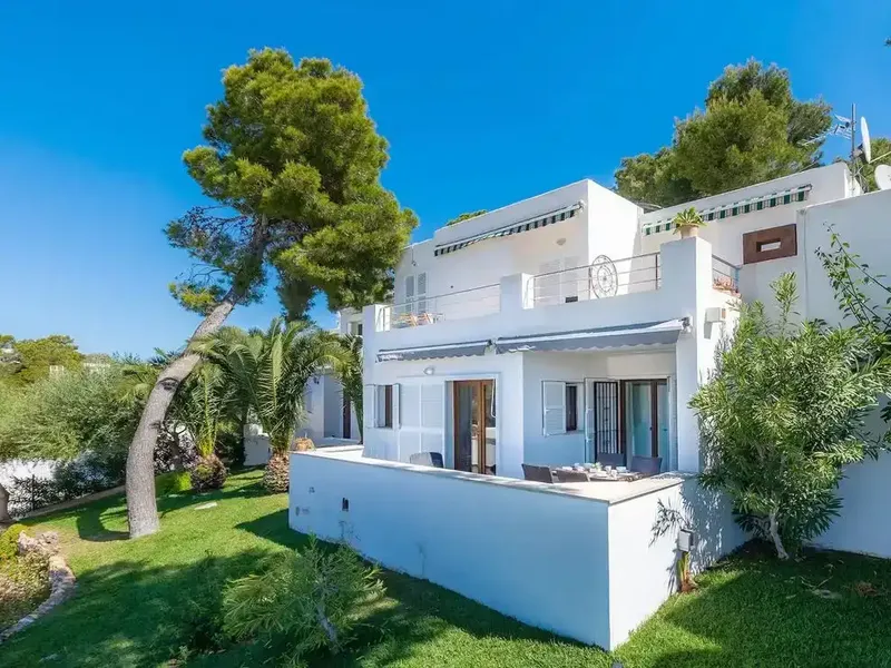 El Apartamento está situado en el corazón del pueblo de Cala D'Or, en la planta baja elevada de un complejo de apartamentos. El alojamiento  — photo 1