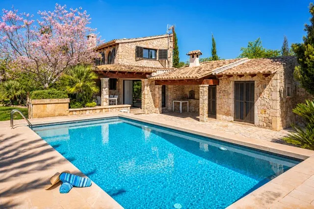Finca for sale with license to refurbish and legalise in Pollensa, North Mallorca — photo 12