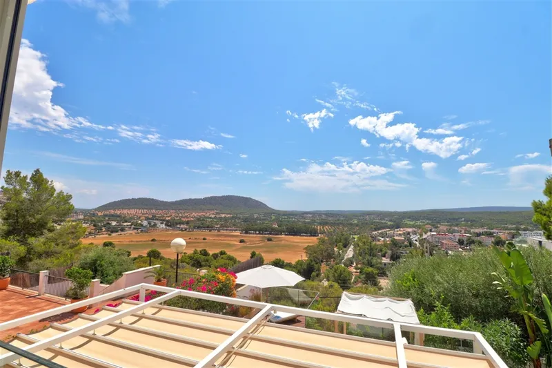 Buy a stylish duplex with a private Balinese garden in Santa Ponsa — photo 10