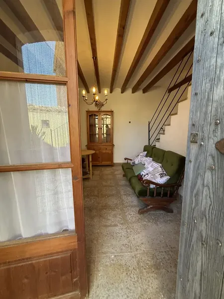 Charming house for sale in Estellencs, with 6 bedrooms and 2 bathrooms, ideal for large families or as an investment for rental. With a — photo 9