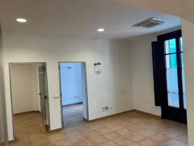 Office - Palma de Mallorca (Sindicat), Built Surface 130m², Terrace Size 9m², Lift — photo 2
