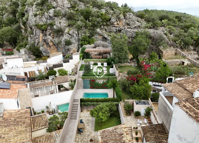 Town house for sale in Pollença currently undergoing a meticulous renovation — photo 9