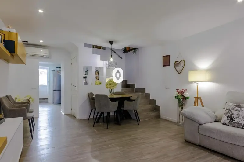 INMOCLAUS presents this three-storey house for sale, located in one of the most central areas of Inca, this bright terraced house is — photo 3