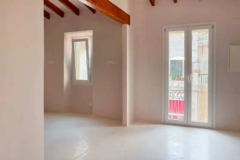 Renovated apartment to passive house standard with 2 bedrooms, patio and castle view — photo 6
