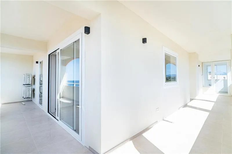 Apartment with terrace and sea views in Puerto Adriano — photo 2