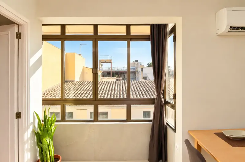 Este encantador ático dúplex con terraza privada se encuentra en una de las zonas más codiciadas de Palma de Mallorca: Portixol, en segunda  — photo 8
