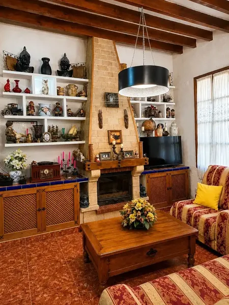 Mallorcan house with terrace in the center of Sa Pobla, 162 m² — photo 3