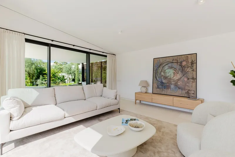 Amazing 6-bedroom contemporary luxury villa with 2 pools — photo 11