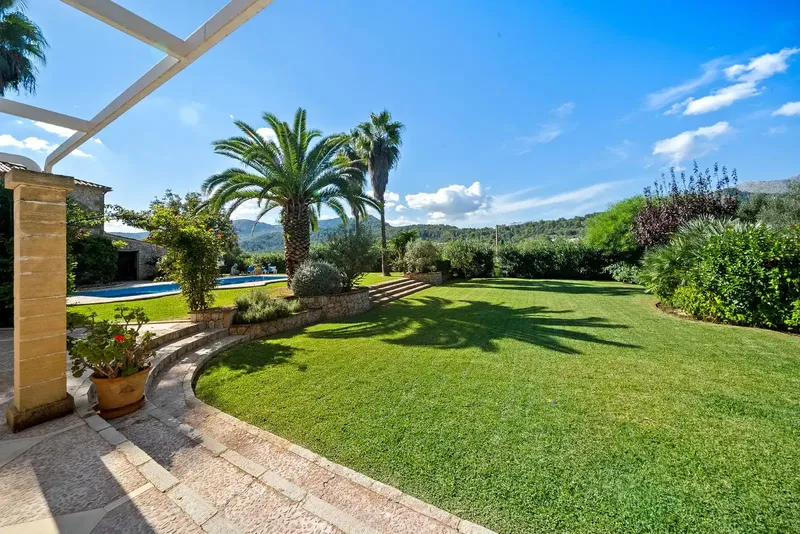 Beautiful finca in Pollença of approx. 3,000 m2 consisting of 2 houses of 261 m2 and 235 m2, large pool, outdoor toilet, barbecue porch — photo 3