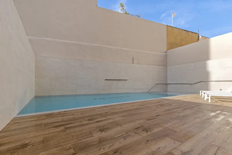 Apartment in Palma - Covered terrace with street view — photo 10