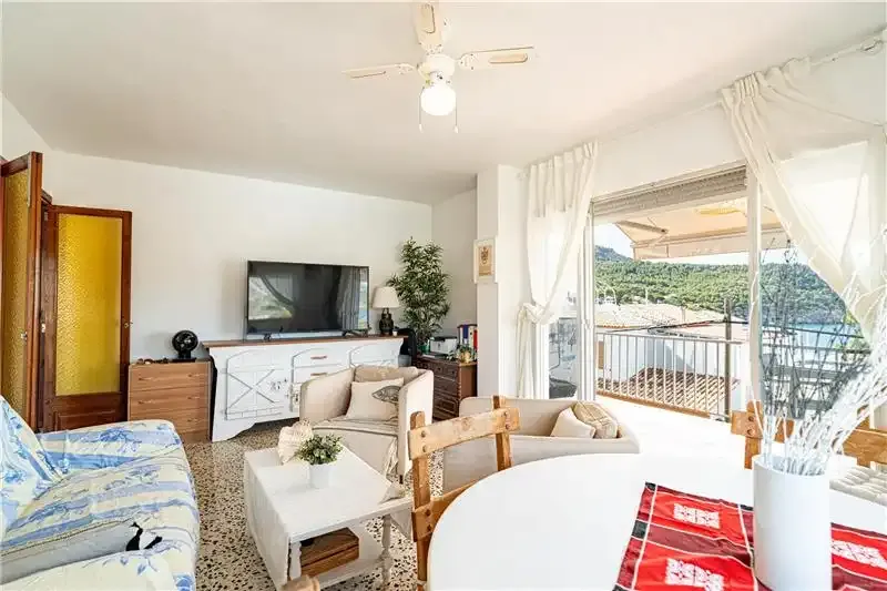 Penthouse with terraces and panoramic views, approx. 125 m², living-dining room, separate furnished and equipped kitchen, laundry room, 5 bedrooms — photo 6