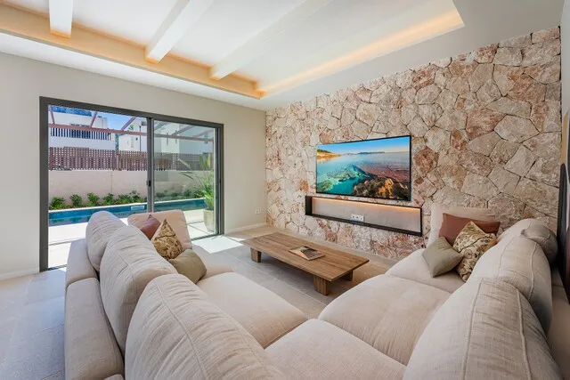 Sea view villa for sale near the beach in Colònia de Sant Pere, Northeast Mallorca — photo 4