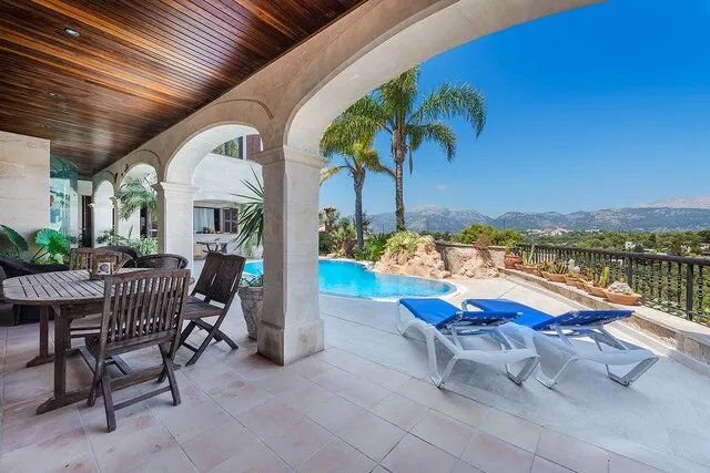 Impressive luxury house with expansive views for sale in Buger, Mallorca — photo 3