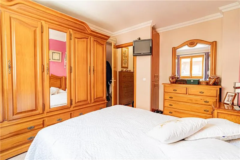 Approx. 102 m² apartment in Arenal, Palma — photo 12