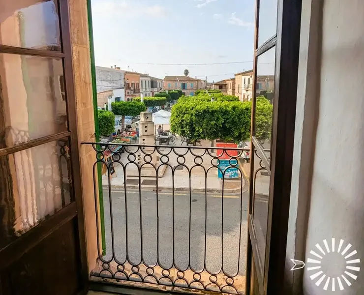 Charming house in a privileged position on the famous square of the picturesque village of Es Llombards — photo 2