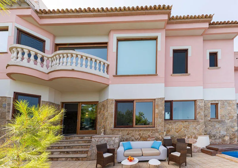 Exceptional villa on the first sea line in a prime location in Santa Ponsa — photo 6
