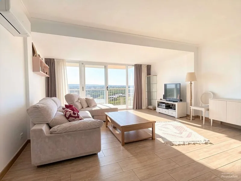 Penthouse with Ocean View, Terrace, and Potential — photo 3