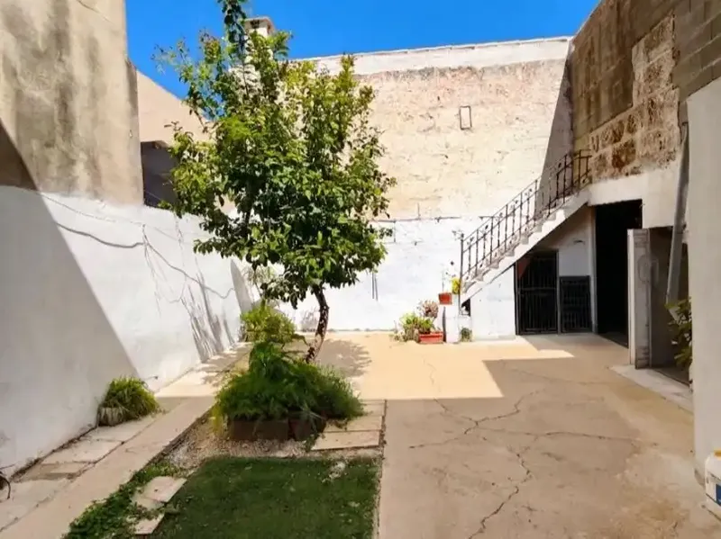 Opportunity price reduction: Ground floor apartment with horizontal division, no community fees, no common areas, independent entrance — photo 1